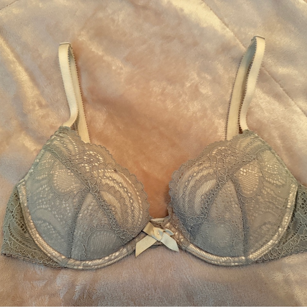 Victoria's Secret Lace Underwire Bra